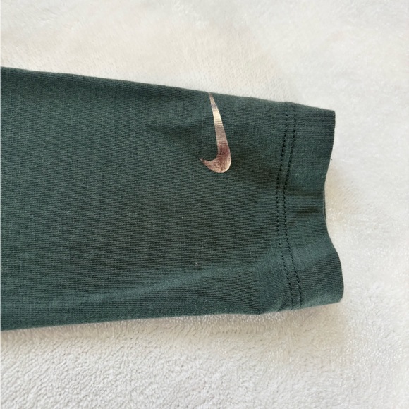 Nike Chill Knit Slim Fit Long Sleeve Cropped Top - Vintage Green - Size M - Picture 11 of 11